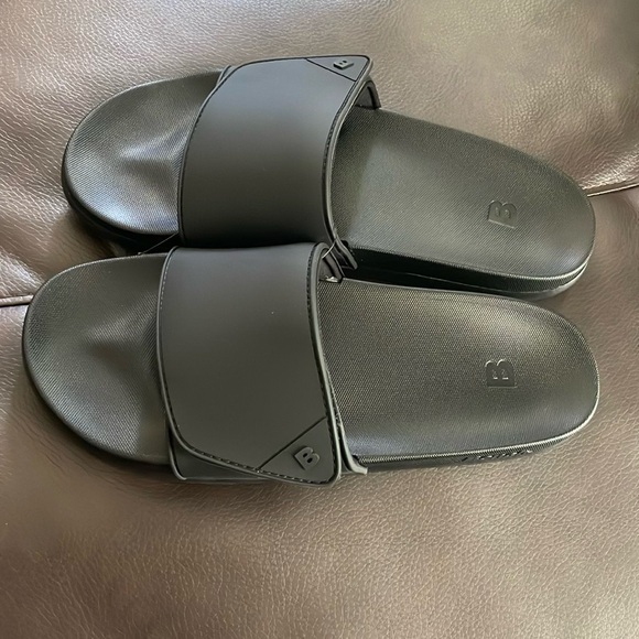 Unisex Bench Slides - Picture 3 of 5